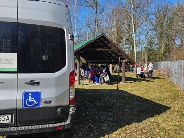 Przedwiośnie przy siedzibie Oddziału Sulejowskiego i Spalskiego Parku Krajobrazowego, 